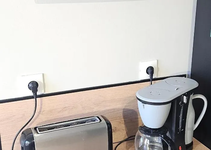 Дом отдыха Les 4 Moustaches Бурбур